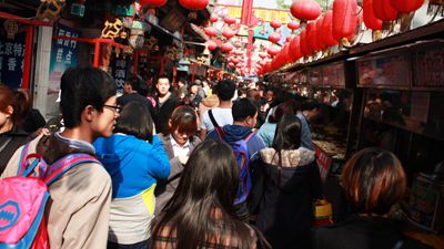 人民财评：消费复苏按下“加速键”
