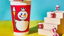 中国茶饮的集体悲剧，就是都想当蜜雪冰城