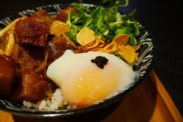 玉子猫元気烧肉饭加盟费多少:5万起（年利润60万）
