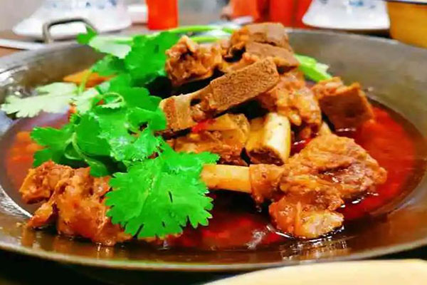 锅房破店暴走牛骨加盟费:50万起（月利润4万起）