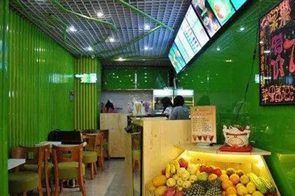 鲜榨果汁店冬天怎么盈利:推出热饮、更换纸杯等