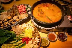 夏天火锅店如何经营:改善店铺环境、更换装修风