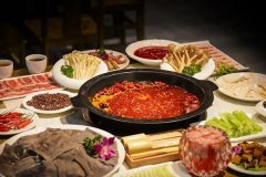 开火锅店需要的设备清单:电磁炉、切片机、冰箱