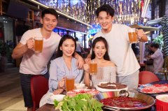 多地“允许外摆”恢复餐饮烟火气，这个夏天会
