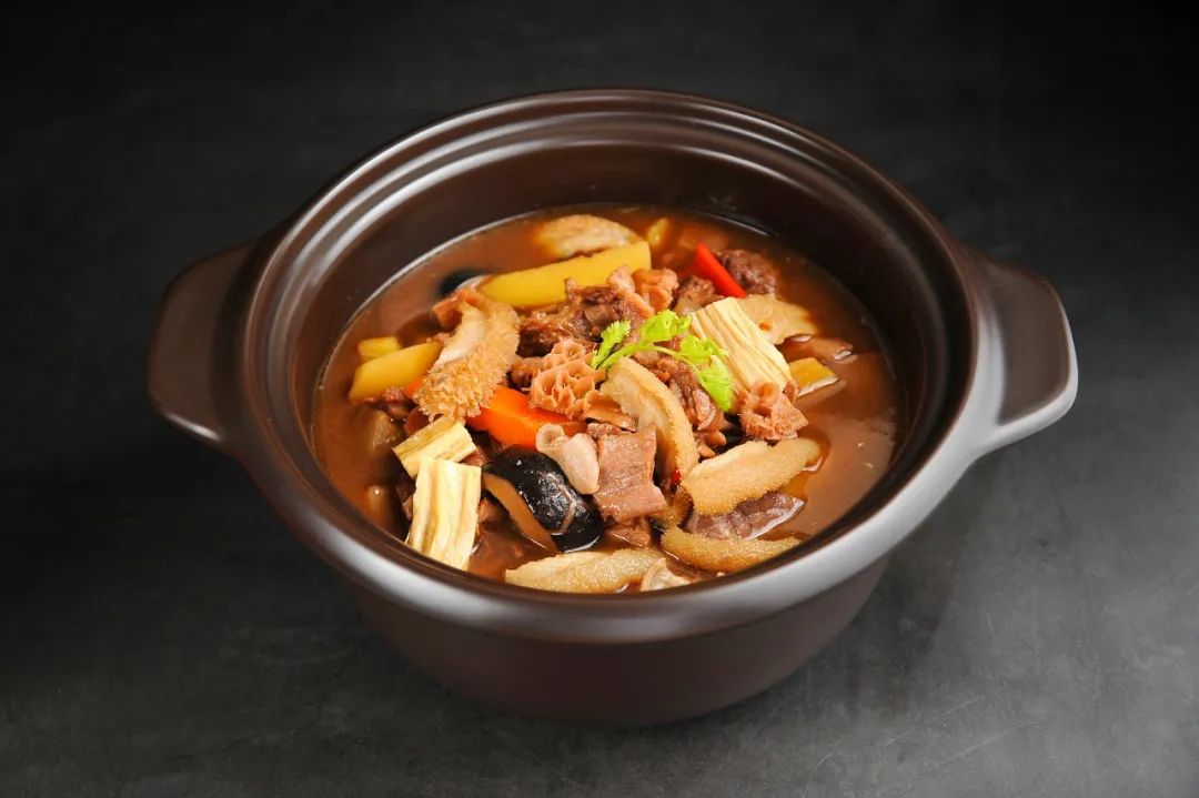 餐饮老板们,消费降级的出路绝不是“价格战”