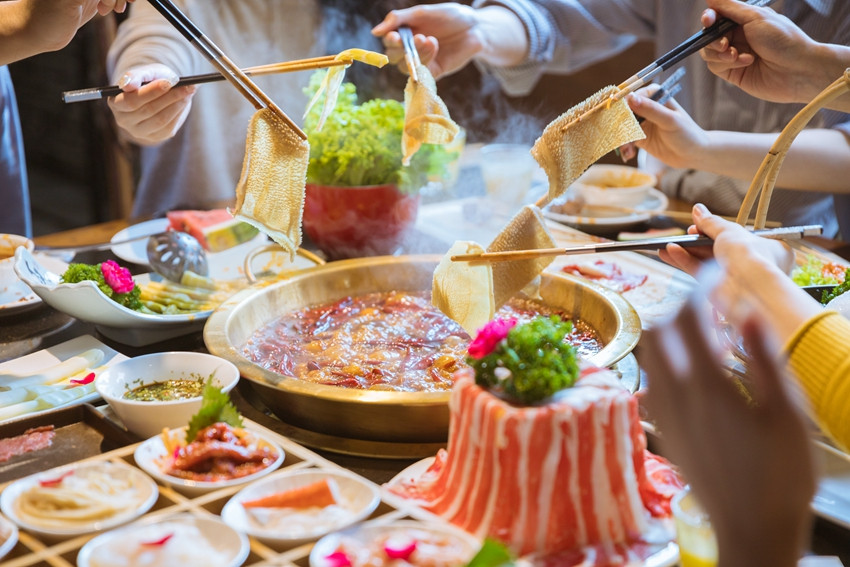 穿越“生死线”的餐饮行业与进击的海底捞