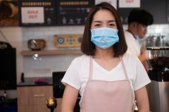 从业者未规范佩戴口罩，鼓浪屿10家餐饮店被责令