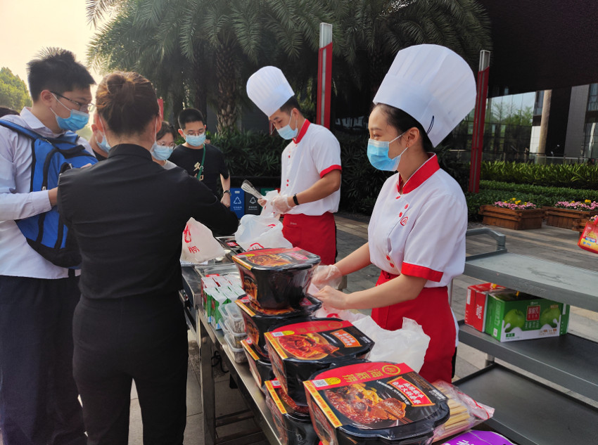 “今年是入行以来最难的一年”，致敬仍在坚守的每一个餐饮人