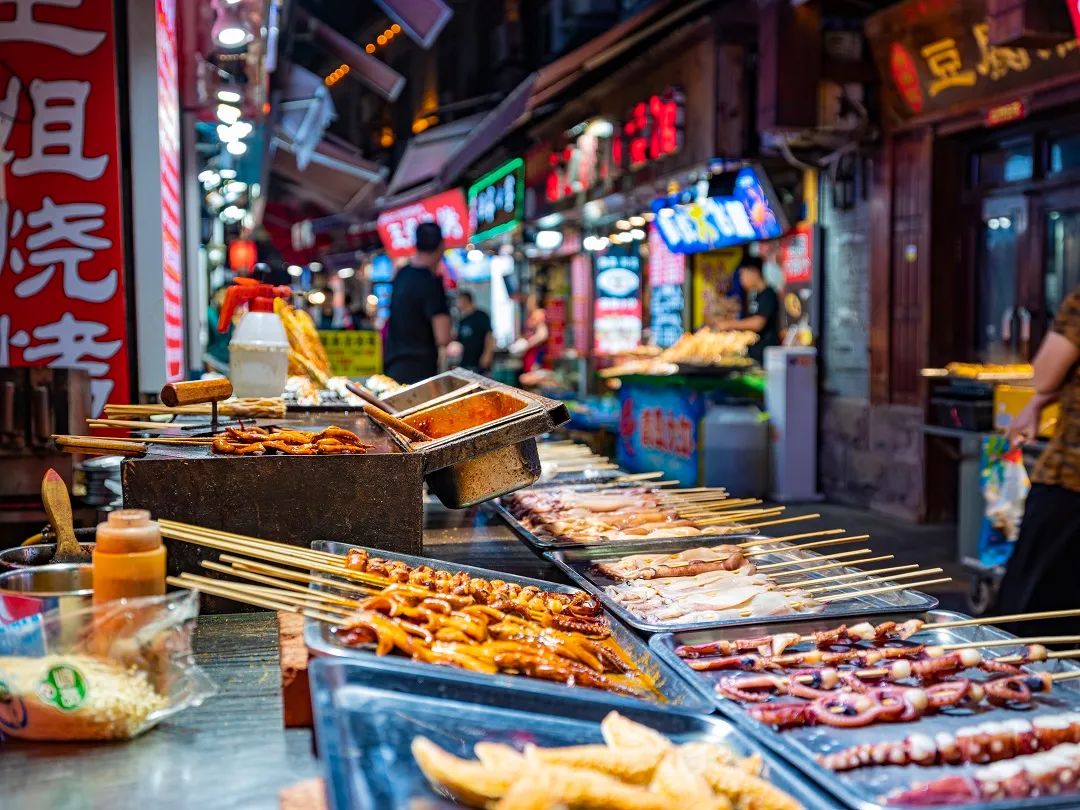 西贝发力美食市集，贾国龙能打赢预制菜翻身仗吗？