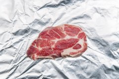 股价暴跌八成、高管离职，人造肉的故事讲不下