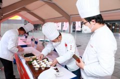 线上市集、千万美团美食满减券来袭！数字经济