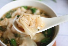 认为得饺子云吞加盟店无需经验，投入小前景火
