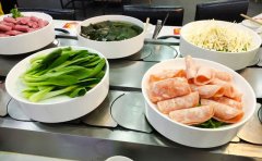 众多品牌转战社区餐饮，2023社区店或成“香饽饽