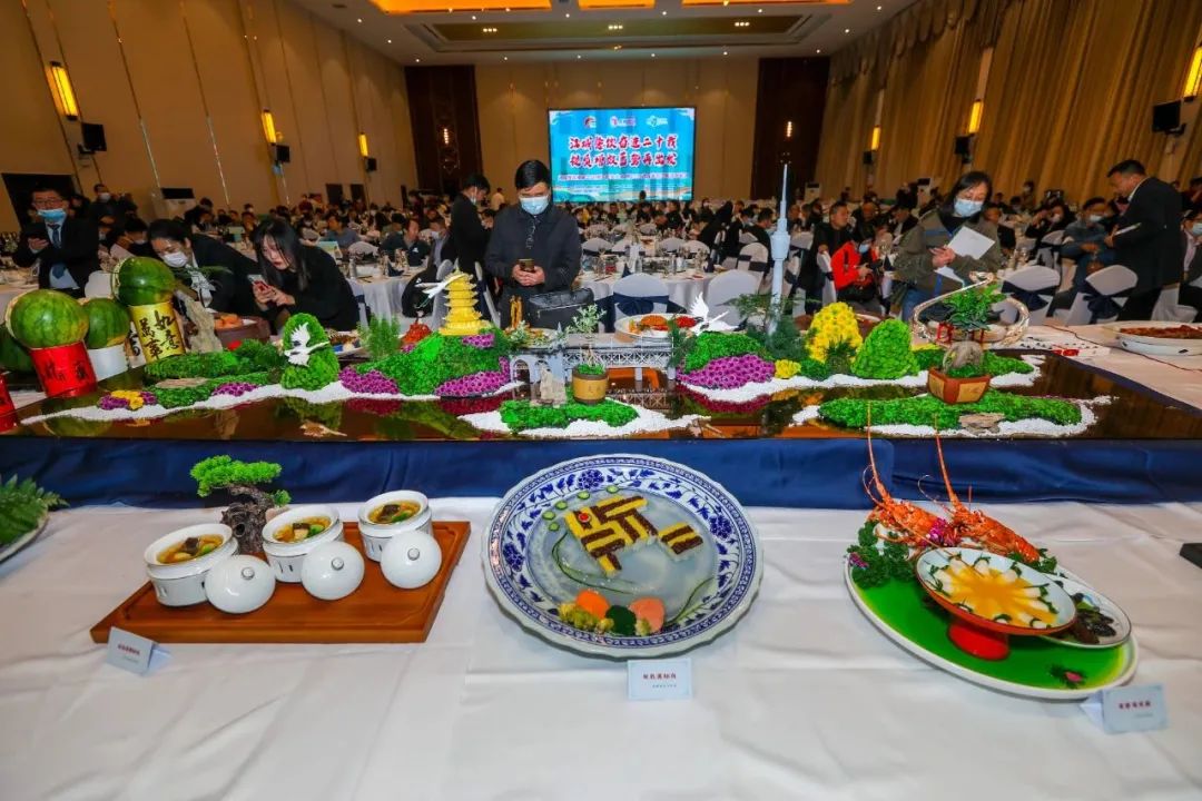 武汉餐饮业协会20周年纪念大会暨2023武汉新春尝鲜节开幕式成功举办
