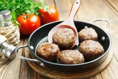 “植物肉第一股”，2022年巨亏近4亿美元！