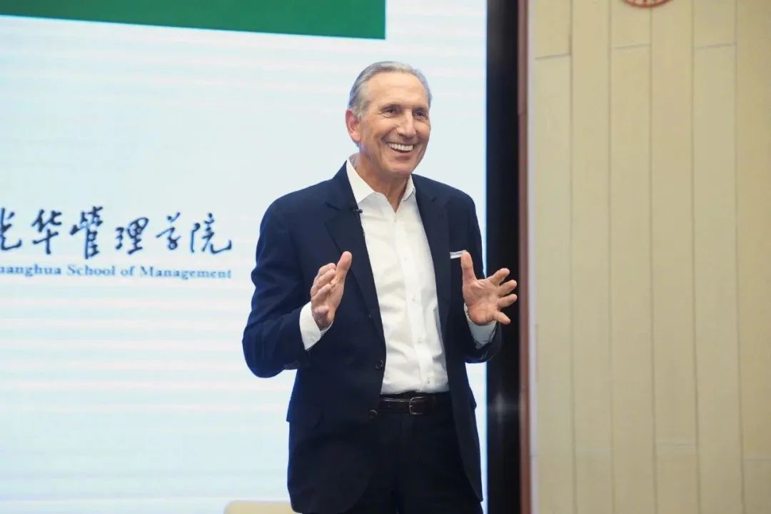 专访星巴克创始人舒尔茨：星巴克中国的门店将超10000家