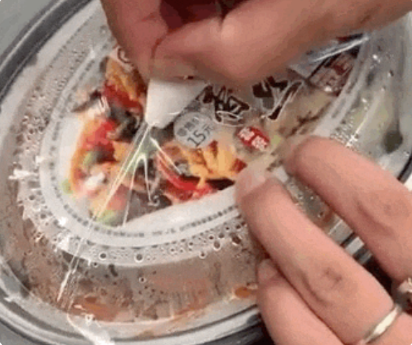 动车盒饭35元价签下面竟还藏着15元零售价!12306回应了