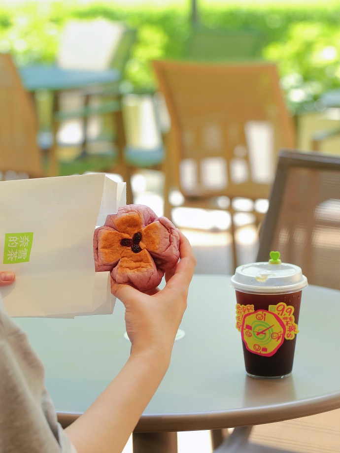 茶饮咖啡店,盯上了年轻人的早餐