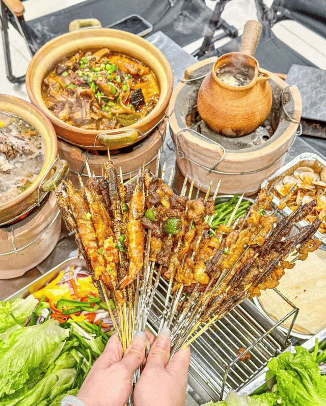 1.1亿次曝光，围炉煮茶2.0版“罐罐奶茶”走红火锅店！