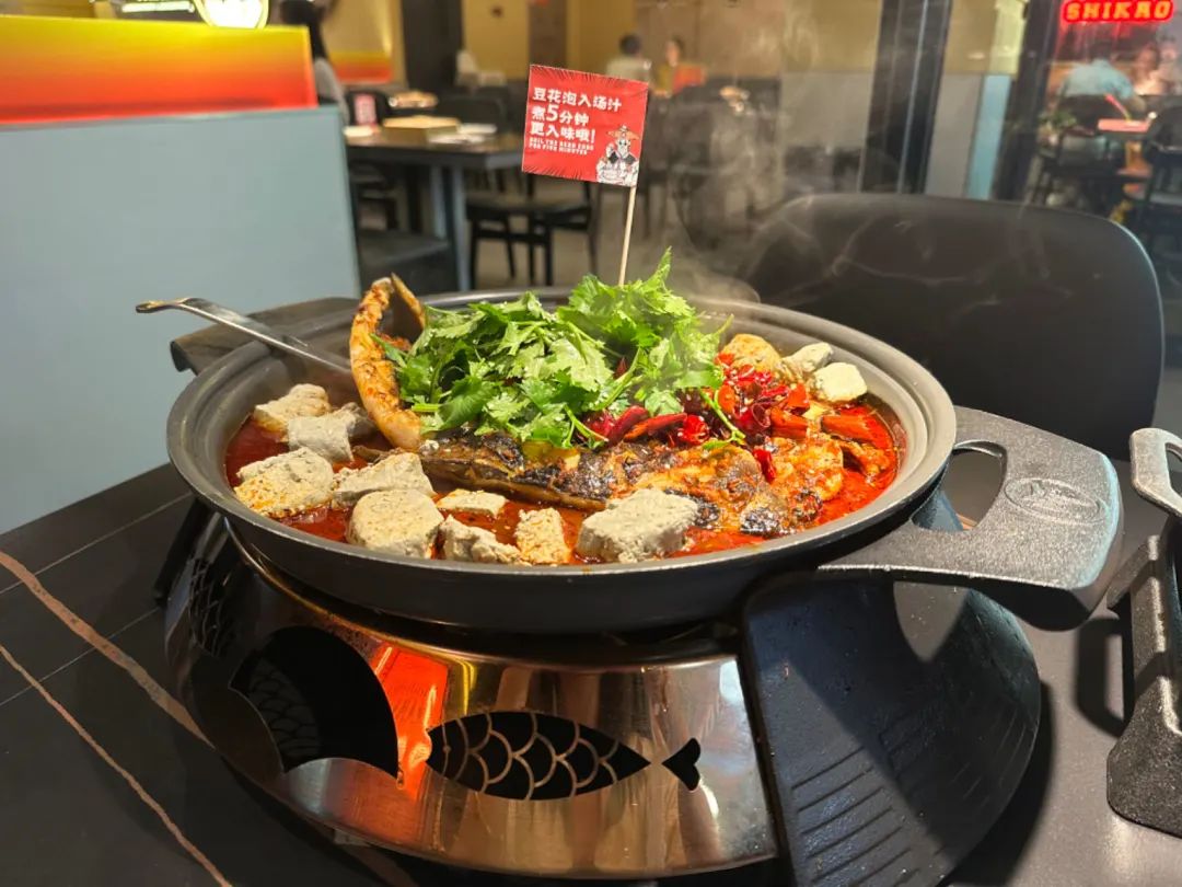 翻台率高达10轮，1年开出近150家直营门店！烤鱼