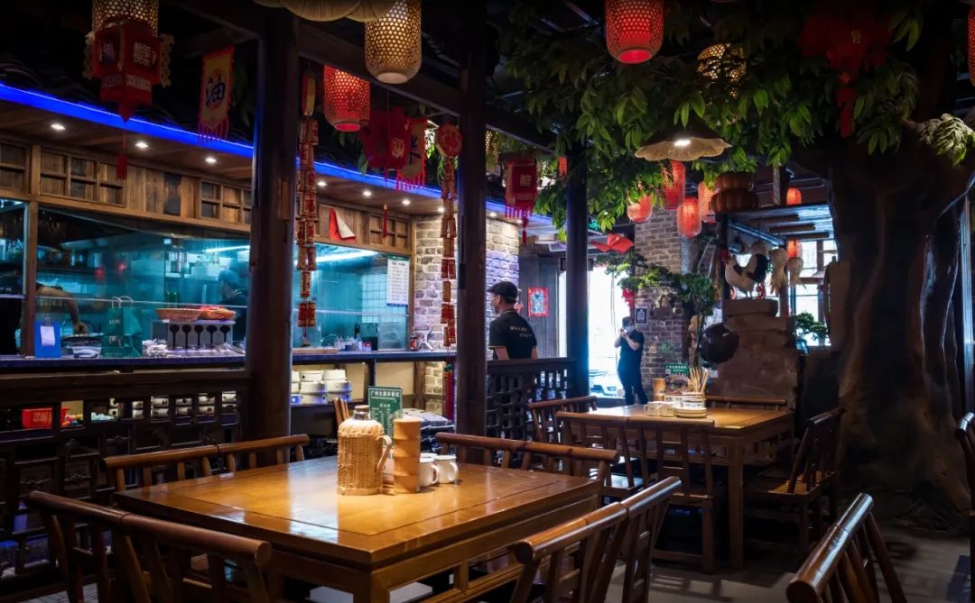 九死一生！餐饮创业，不再欢迎穷人