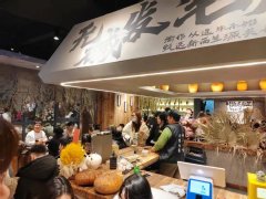 翻台8.2，日接130桌+，冒烤鸭之后，“冒肚”火锅